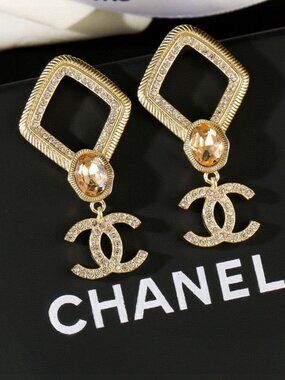 Chanel earring